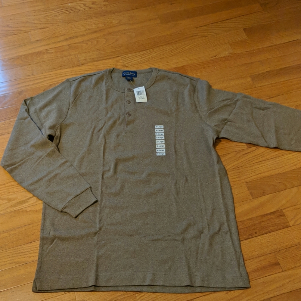 Club room by charter club three button cotton top.